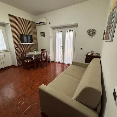 Biddy's House Apartment *