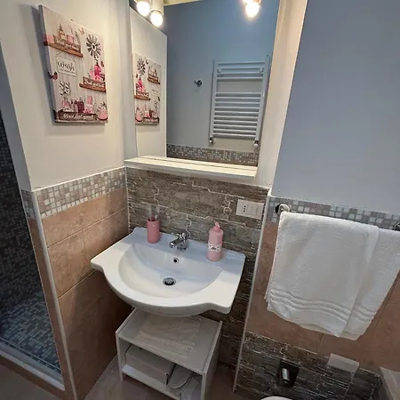 Biddy's House Apartment