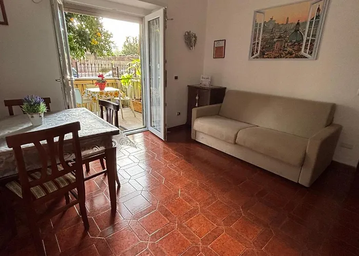 Biddy's House Apartment