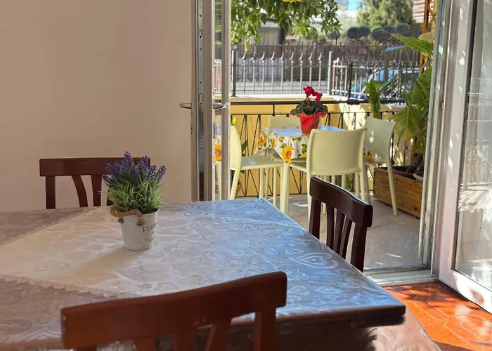 Biddy's House Apartment